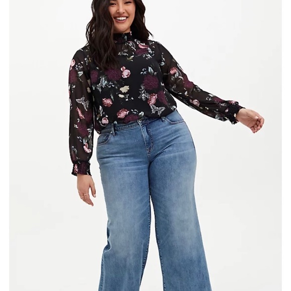 BLACK FLORAL CHIFFON SMOCKED MOCK NECK BLOUSE - Picture 3 of 10